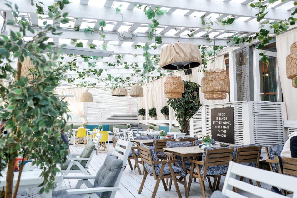 Desain Cafe Outdoor: Inspirasi Kafe dengan Konsep Terbuka