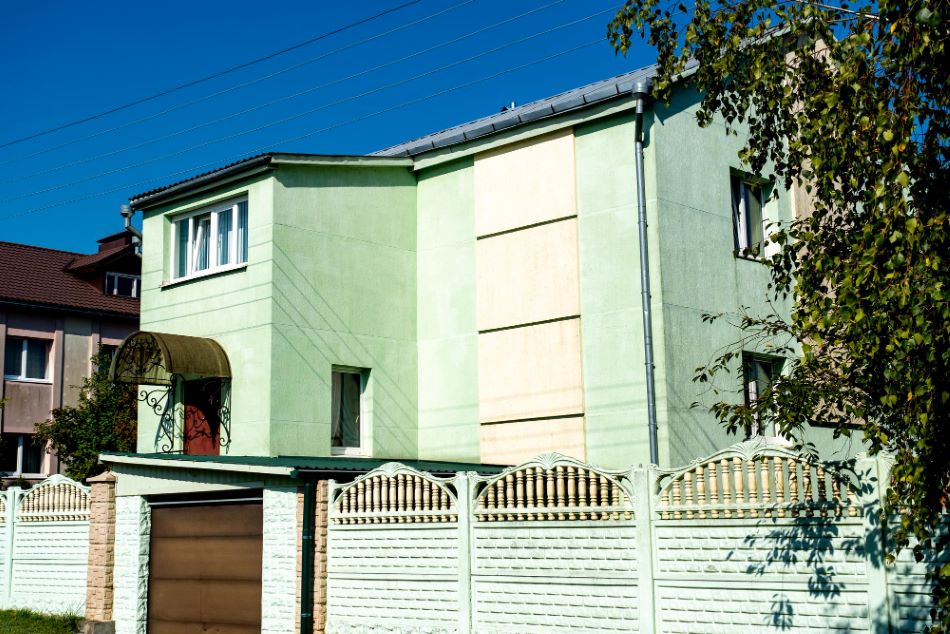 8 Inspirasi Desain Eksterior Rumah: Estetik Pakai Elemen Ini